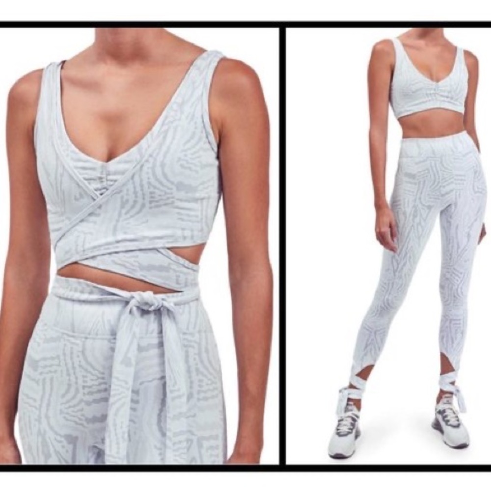 Devon Windsor Ellie Top in blanco size medium
